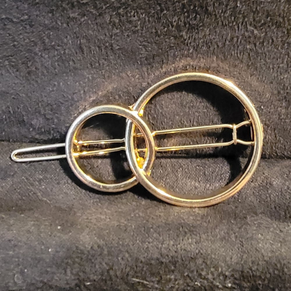 ❤️3/$6❤️Gold hair clip